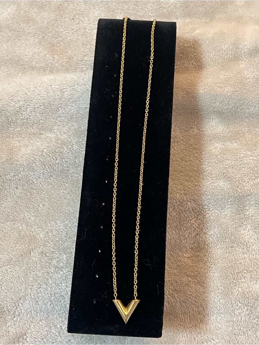 Louis Vuitton Gold V Pendant Necklace